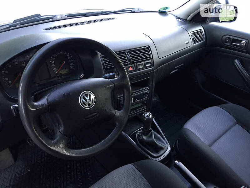 Універсал Volkswagen Golf 2000 в Вінниці