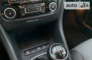 Хетчбек Volkswagen Golf 2011 в 