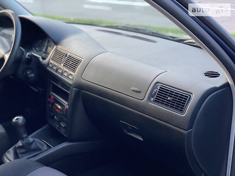 Хетчбек Volkswagen Golf 2001 в Білій Церкві фото 44 Хетчбек Volkswagen Golf 2001 в Білій Церкві