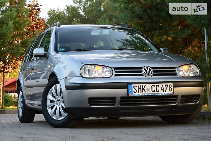 Универсал Volkswagen Golf 2003 в Бориславе