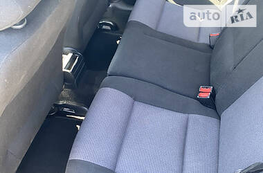 Хетчбек Volkswagen Golf 2001 в 