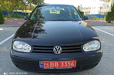 Хетчбек Volkswagen Golf 2001 в 