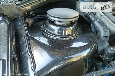 Хетчбек Volkswagen Golf 2001 в 