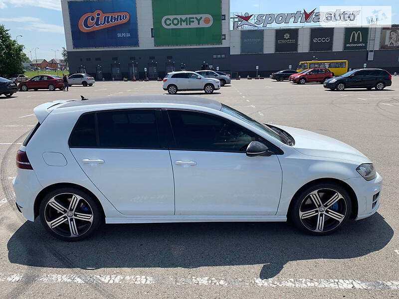 Хетчбек Volkswagen Golf 2015 в Києві