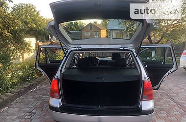 Універсал Volkswagen Golf 2000 в 