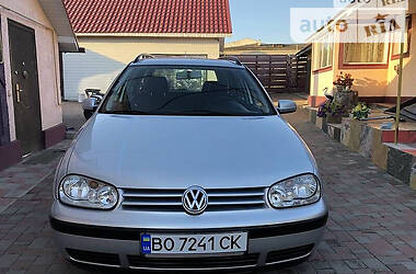 Універсал Volkswagen Golf 2000 в 