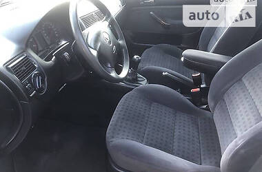 Універсал Volkswagen Golf 2000 в 