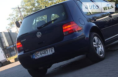 Хетчбек Volkswagen Golf 2002 в Стрию