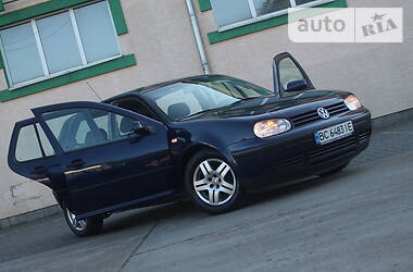 Хетчбек Volkswagen Golf 2002 в Стрию