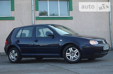 Хетчбек Volkswagen Golf 2002 в Стрию