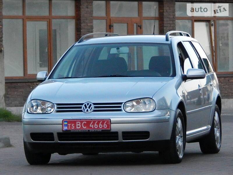 Універсал Volkswagen Golf 2002 в Сарнах