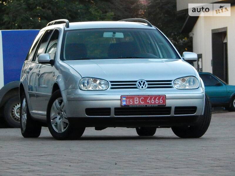 Універсал Volkswagen Golf 2002 в Сарнах