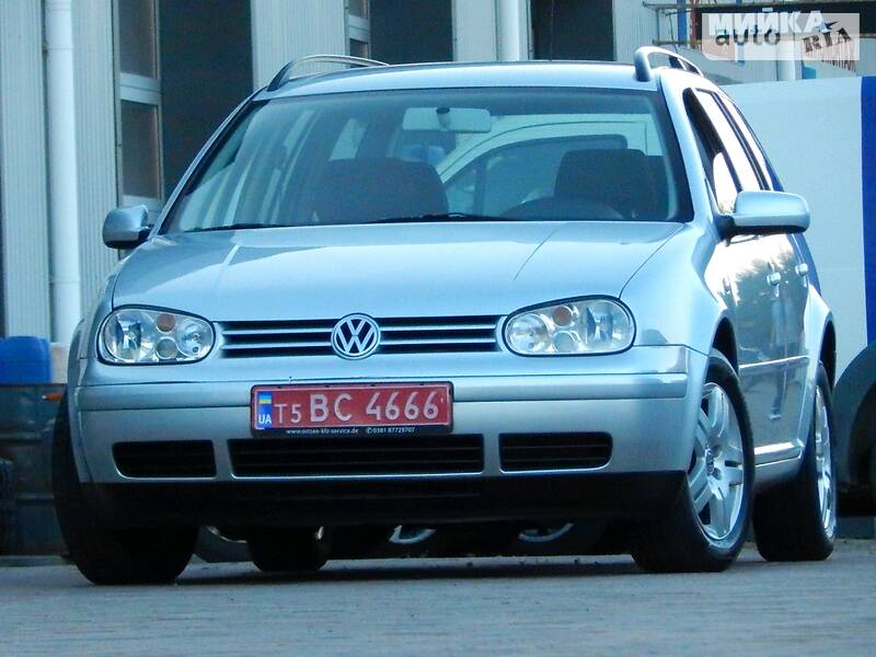 Універсал Volkswagen Golf 2002 в Сарнах
