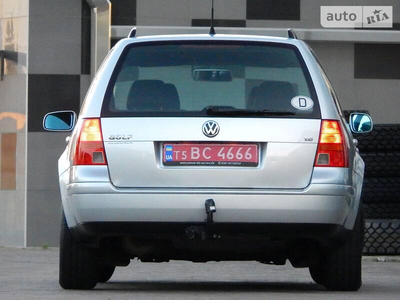 Універсал Volkswagen Golf 2002 в Сарнах
