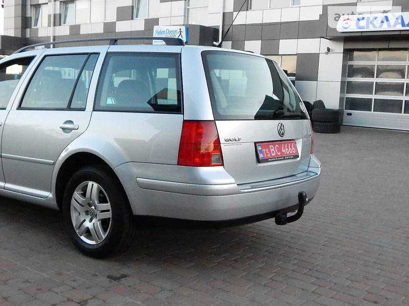 Універсал Volkswagen Golf 2002 в Сарнах