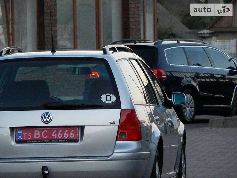 Універсал Volkswagen Golf 2002 в Сарнах