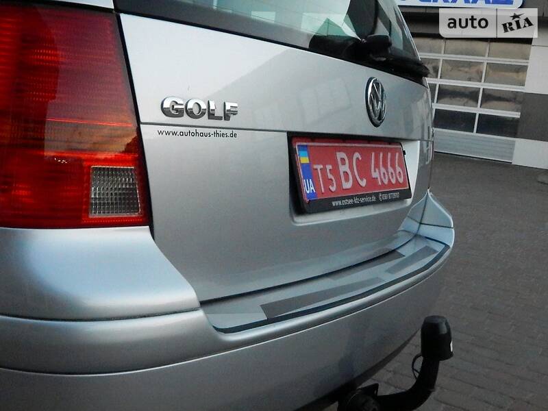 Універсал Volkswagen Golf 2002 в Сарнах