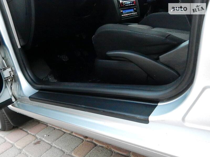 Універсал Volkswagen Golf 2002 в Сарнах