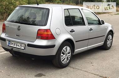 Хетчбек Volkswagen Golf 2001 в Сумах