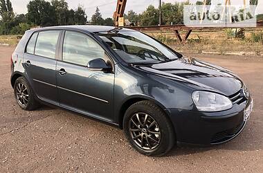 Хетчбек Volkswagen Golf 2004 в 