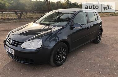 Хетчбек Volkswagen Golf 2004 в 