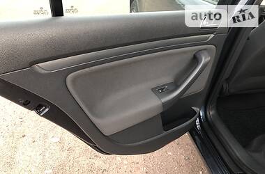 Хетчбек Volkswagen Golf 2004 в 