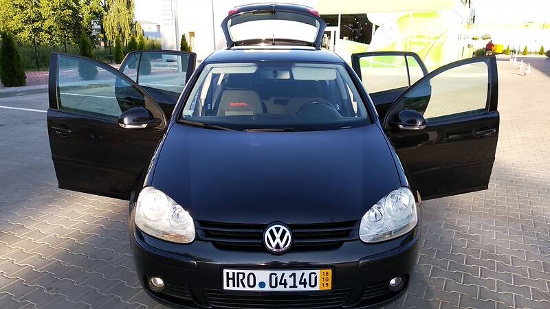 Хетчбек Volkswagen Golf 2006 в Житомирі