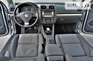 Хетчбек Volkswagen Golf 2007 в 
