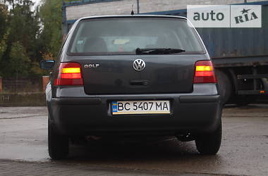Хэтчбек Volkswagen Golf 2000 в Стрые