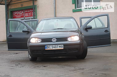 Хэтчбек Volkswagen Golf 2000 в Стрые