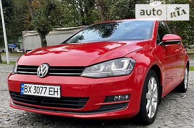 Хетчбек Volkswagen Golf 2012 в 