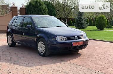 Хэтчбек Volkswagen Golf 2002 в Калуше