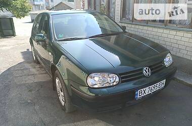 Хэтчбек Volkswagen Golf 2001 в Городке