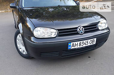 Хэтчбек Volkswagen Golf 2003 в Мариуполе