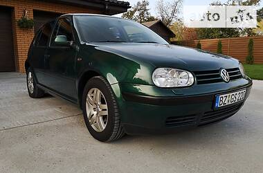 Хэтчбек Volkswagen Golf 2001 в Чернигове