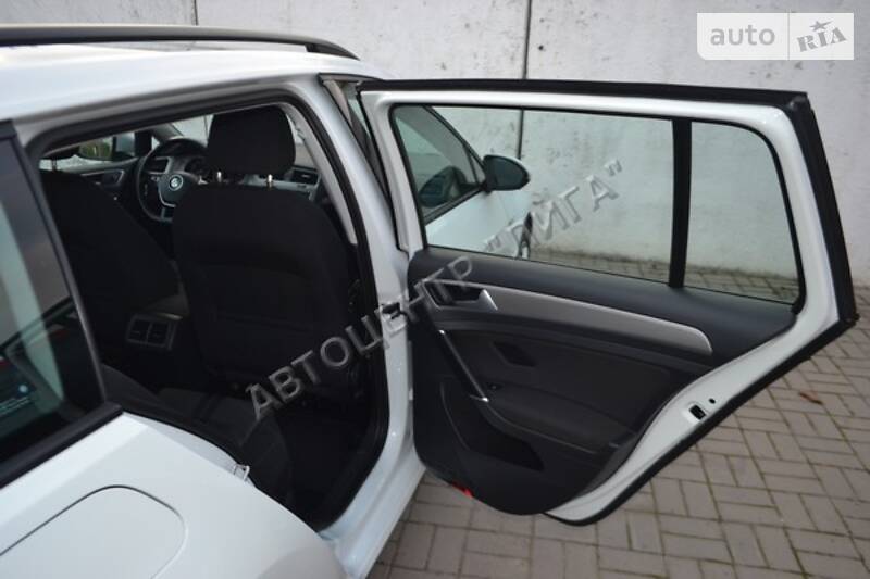 Универсал Volkswagen Golf 2015 в Хмельницком