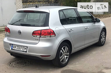 Хэтчбек Volkswagen Golf 2011 в Житомире