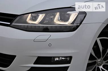 Хэтчбек Volkswagen Golf 2015 в 