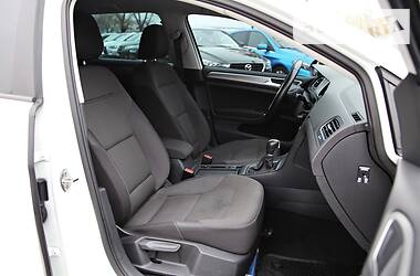 Хэтчбек Volkswagen Golf 2015 в 