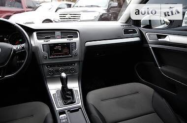 Хэтчбек Volkswagen Golf 2015 в 