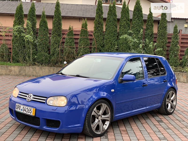 Хетчбек Volkswagen Golf 2001 в 