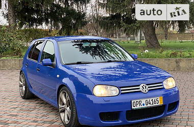Хетчбек Volkswagen Golf 2001 в 