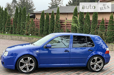Хетчбек Volkswagen Golf 2001 в 