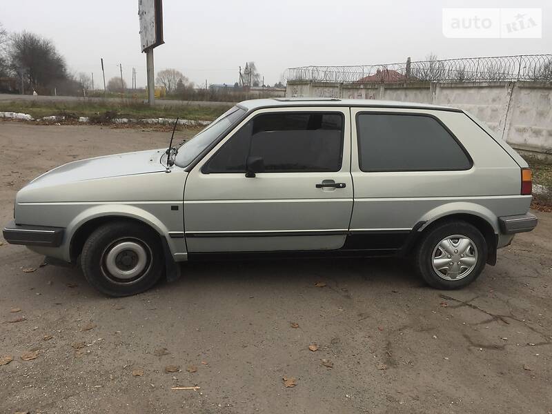 Купе Volkswagen Golf 1984 в Владимир-Волынском