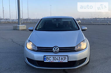 Хетчбек Volkswagen Golf 2009 в 