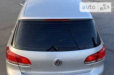 Хетчбек Volkswagen Golf 2009 в 