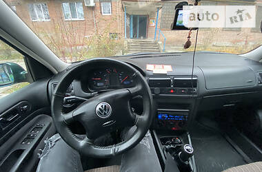 Хэтчбек Volkswagen Golf 2000 в Шостке