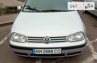 Хэтчбек Volkswagen Golf 1999 в Черняхове