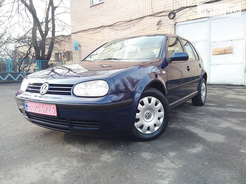 Хэтчбек Volkswagen Golf 2002 в Одессе