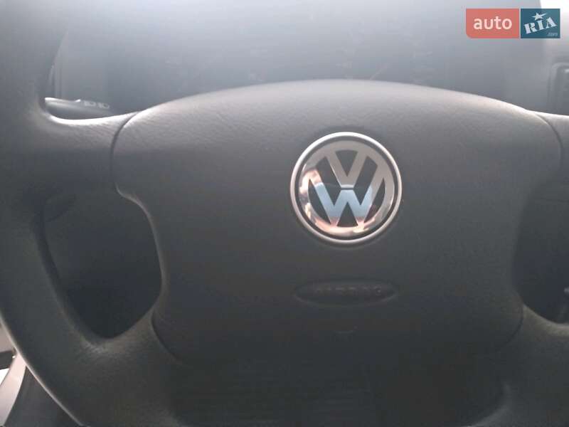 Хетчбек Volkswagen Golf 2001 в Івано-Франківську